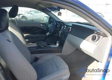 2009 Ford Mustang V6/V6 Premium из США, поврежденный, VIN 1ZVHT80N195115272